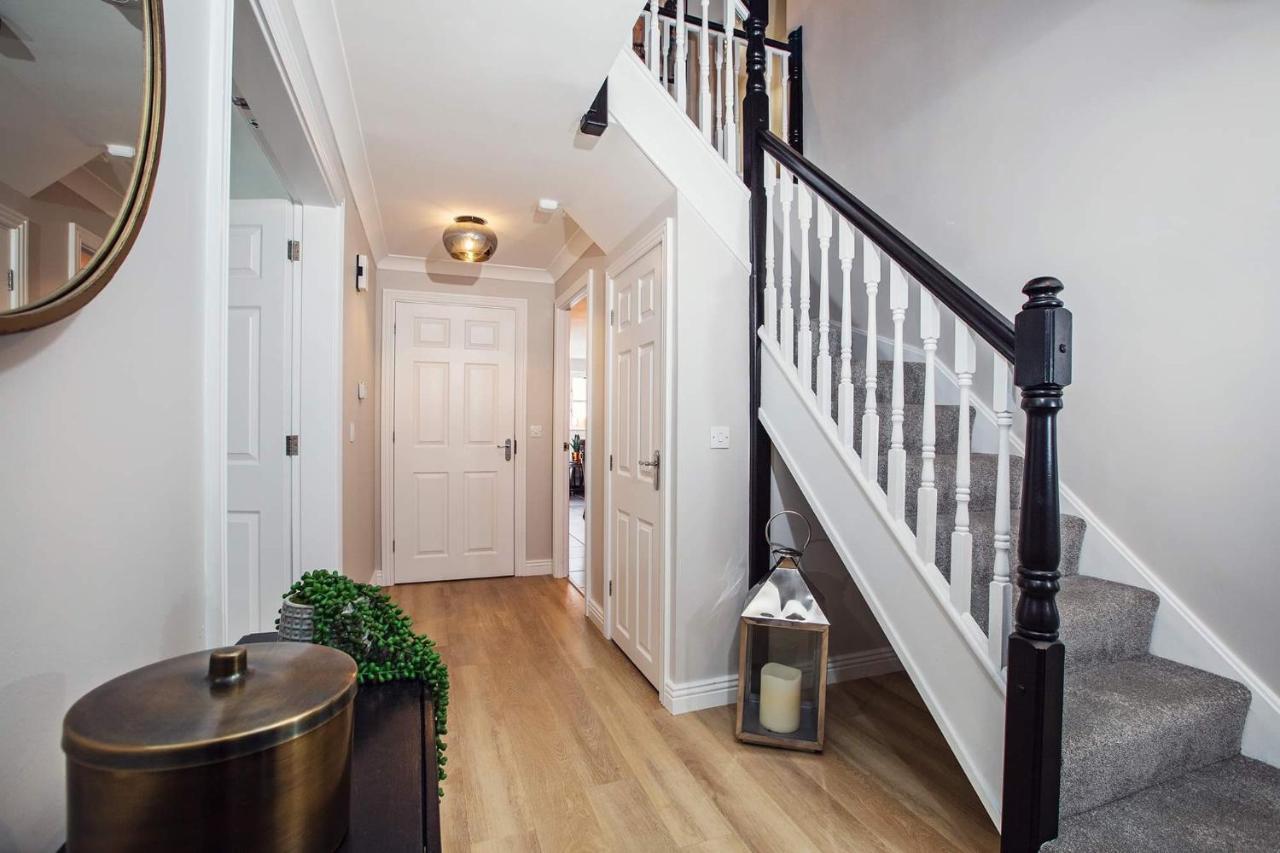 Beautiful 4-Bed Home, Hot Tub & Stunning Views - Abergavenny ภายนอก รูปภาพ