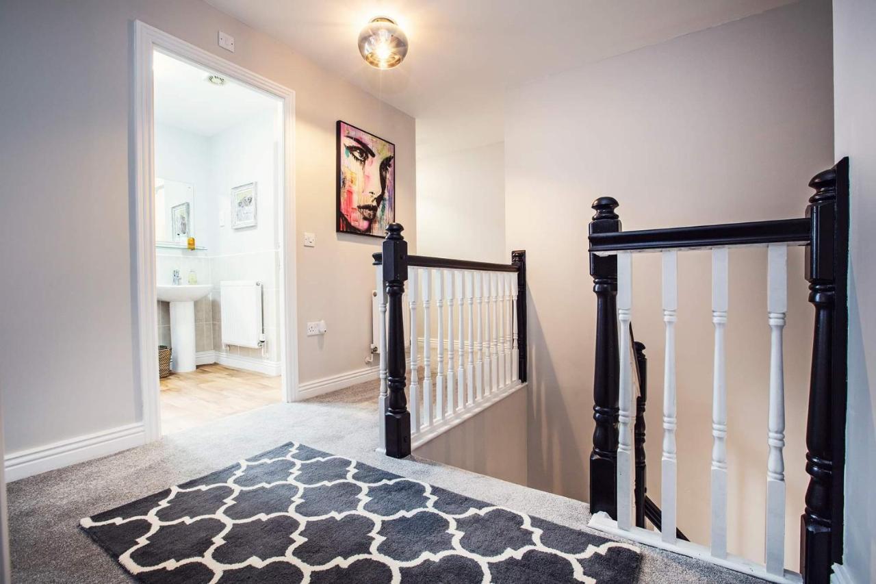Beautiful 4-Bed Home, Hot Tub & Stunning Views - Abergavenny ภายนอก รูปภาพ