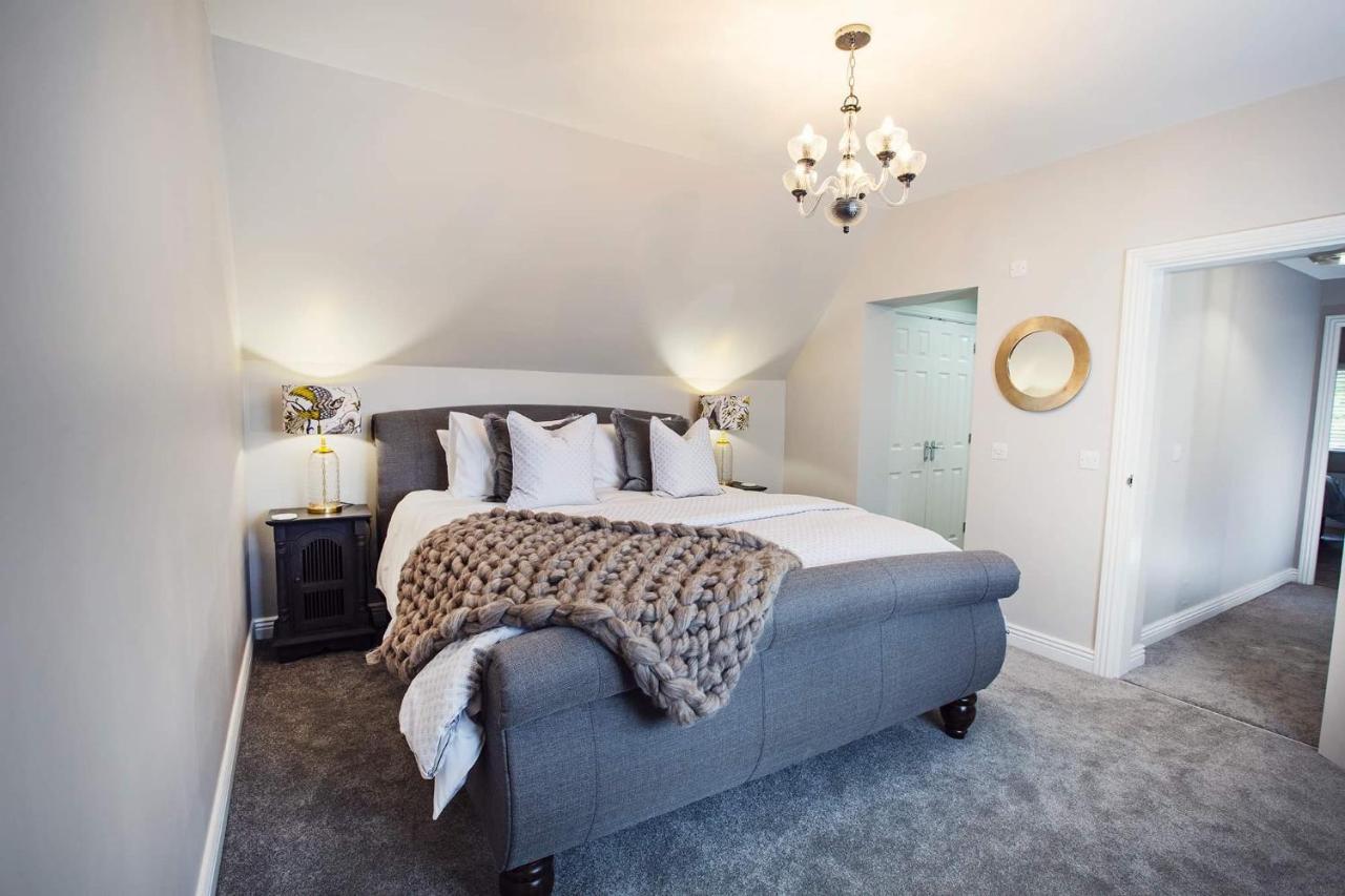 Beautiful 4-Bed Home, Hot Tub & Stunning Views - Abergavenny ภายนอก รูปภาพ