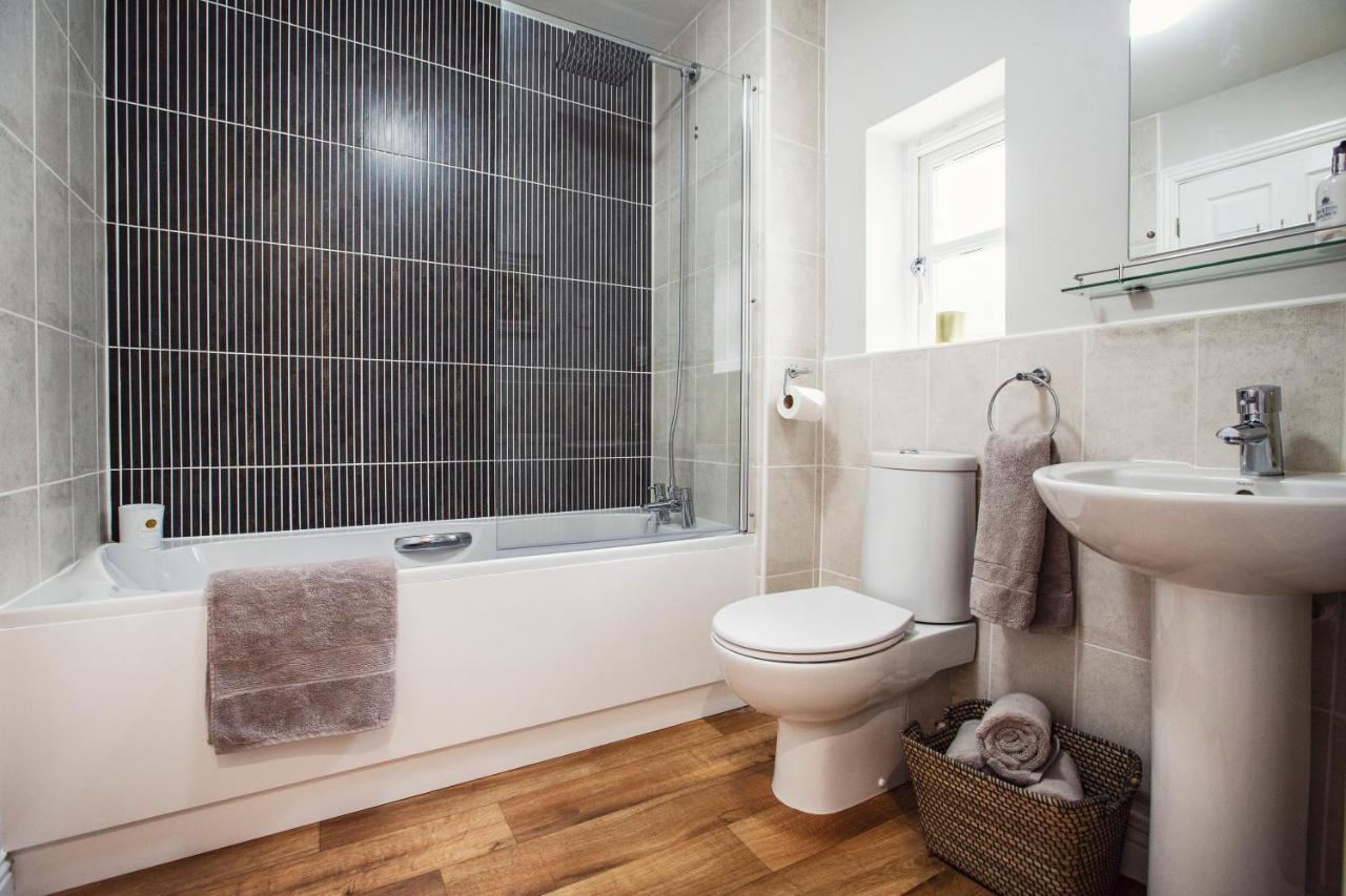 Beautiful 4-Bed Home, Hot Tub & Stunning Views - Abergavenny ภายนอก รูปภาพ
