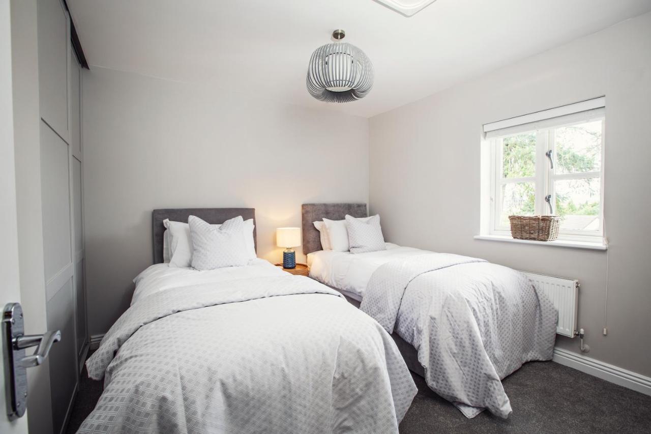 Beautiful 4-Bed Home, Hot Tub & Stunning Views - Abergavenny ภายนอก รูปภาพ