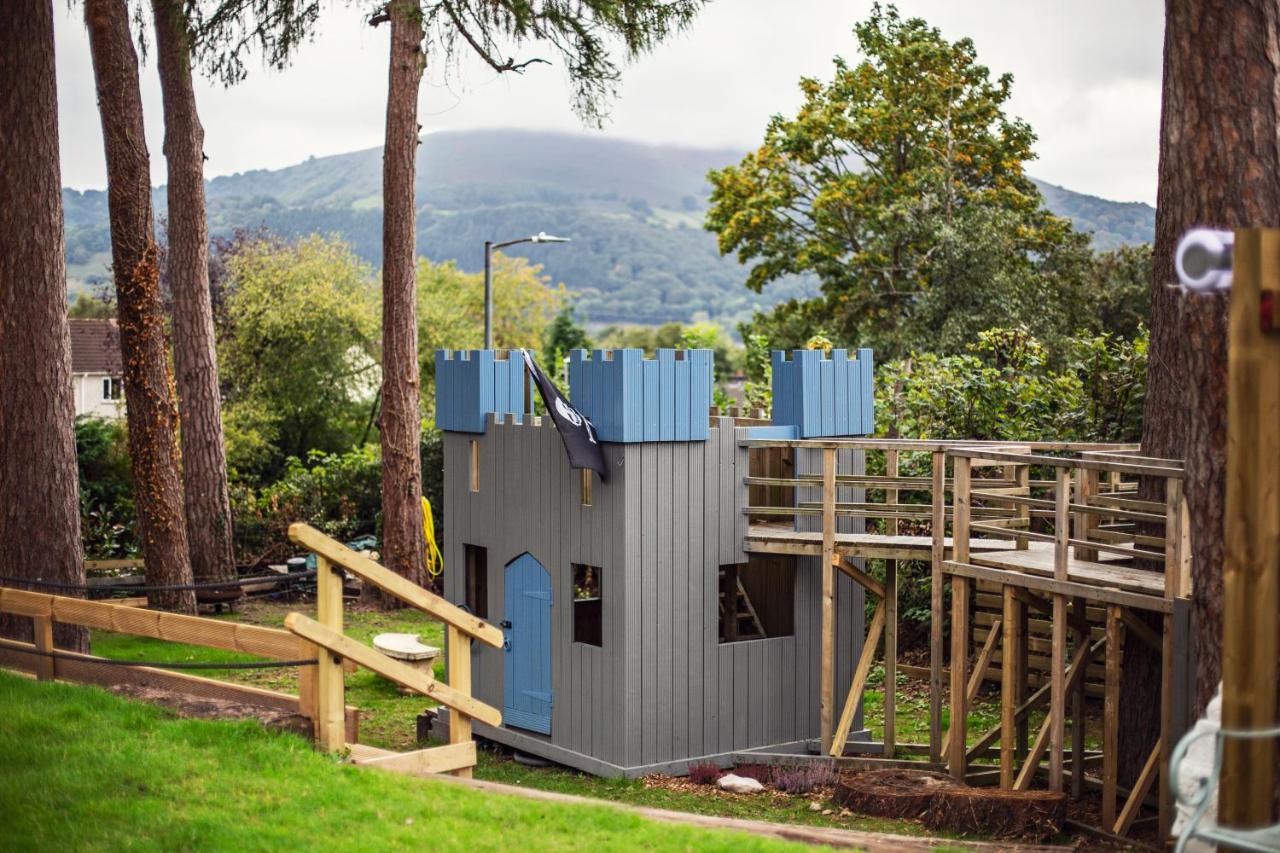 Beautiful 4-Bed Home, Hot Tub & Stunning Views - Abergavenny ภายนอก รูปภาพ
