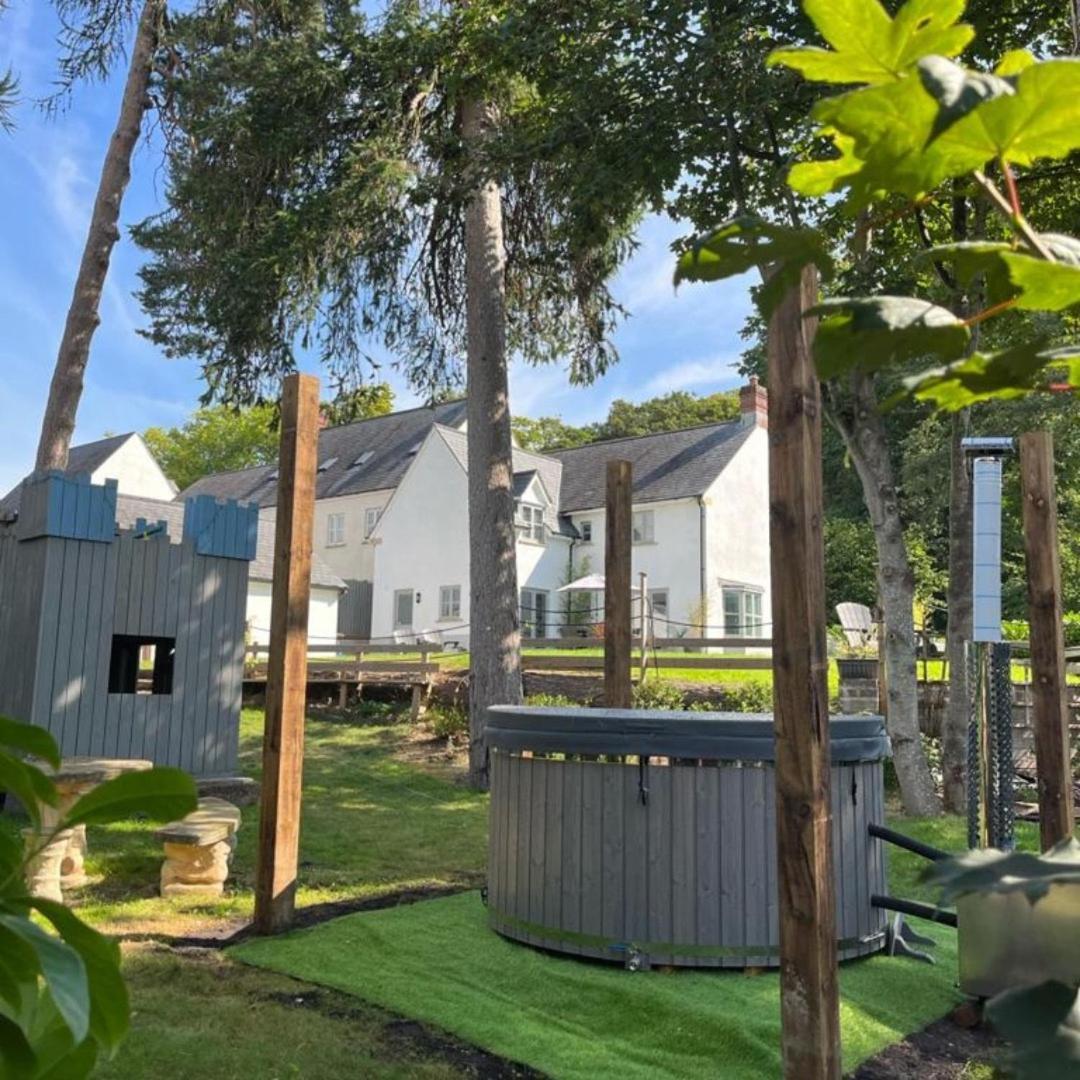 Beautiful 4-Bed Home, Hot Tub & Stunning Views - Abergavenny ภายนอก รูปภาพ
